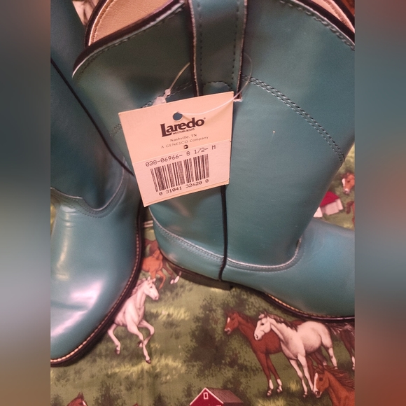 Laredo Teal Heeled Boots - Picture 8 of 15